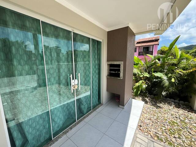 #140 - Apartamento para Venda em Bombinhas - SC